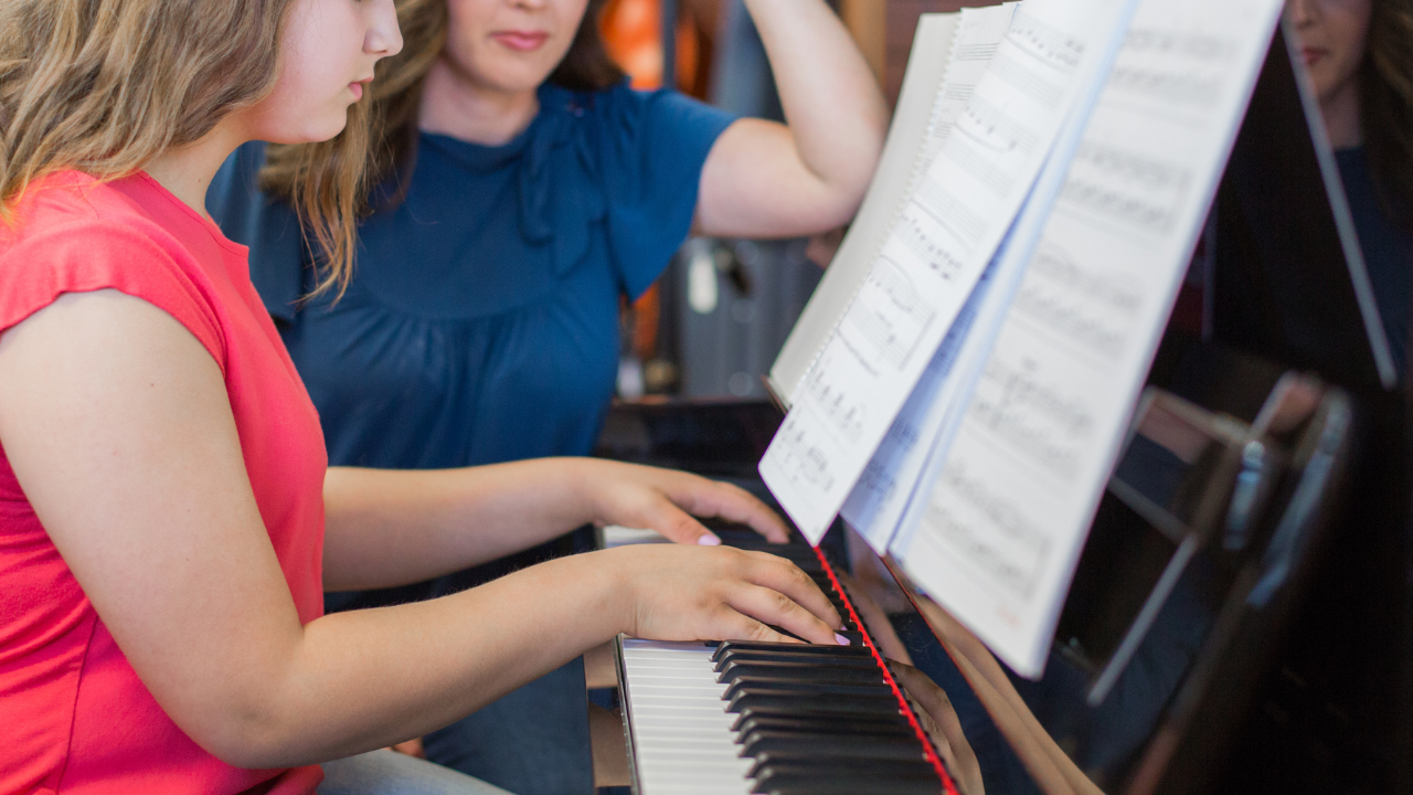 Pianonsoiton opettajaksi Kainuun musiikkiopistolle